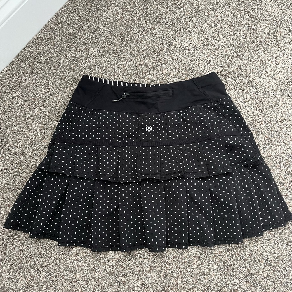 Lulu lemon polka dot mini skirt